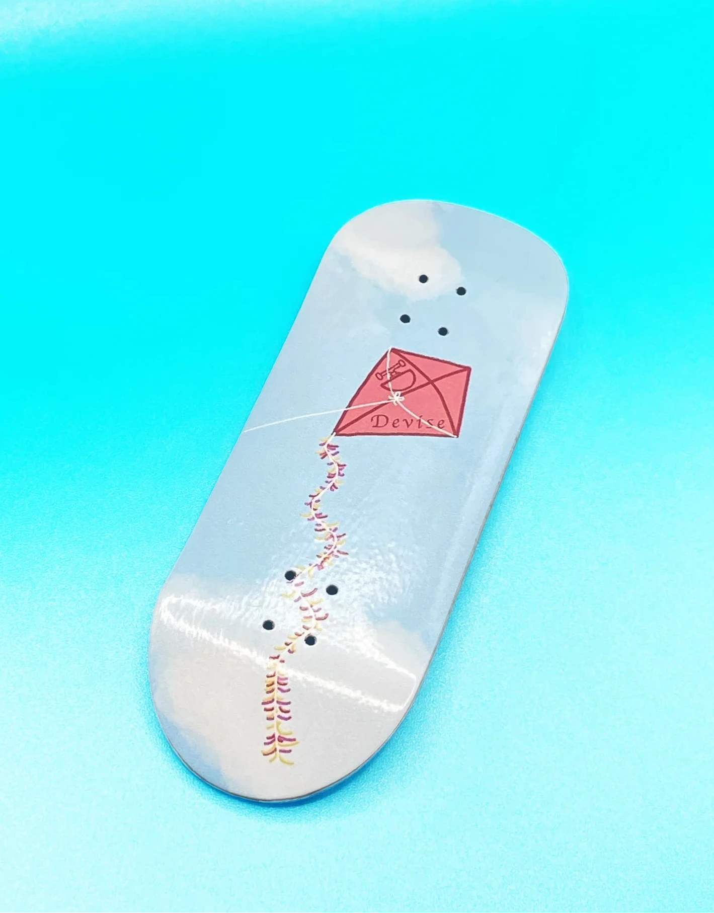Patty's Kite - Devise Deck – Devise Fingerboards