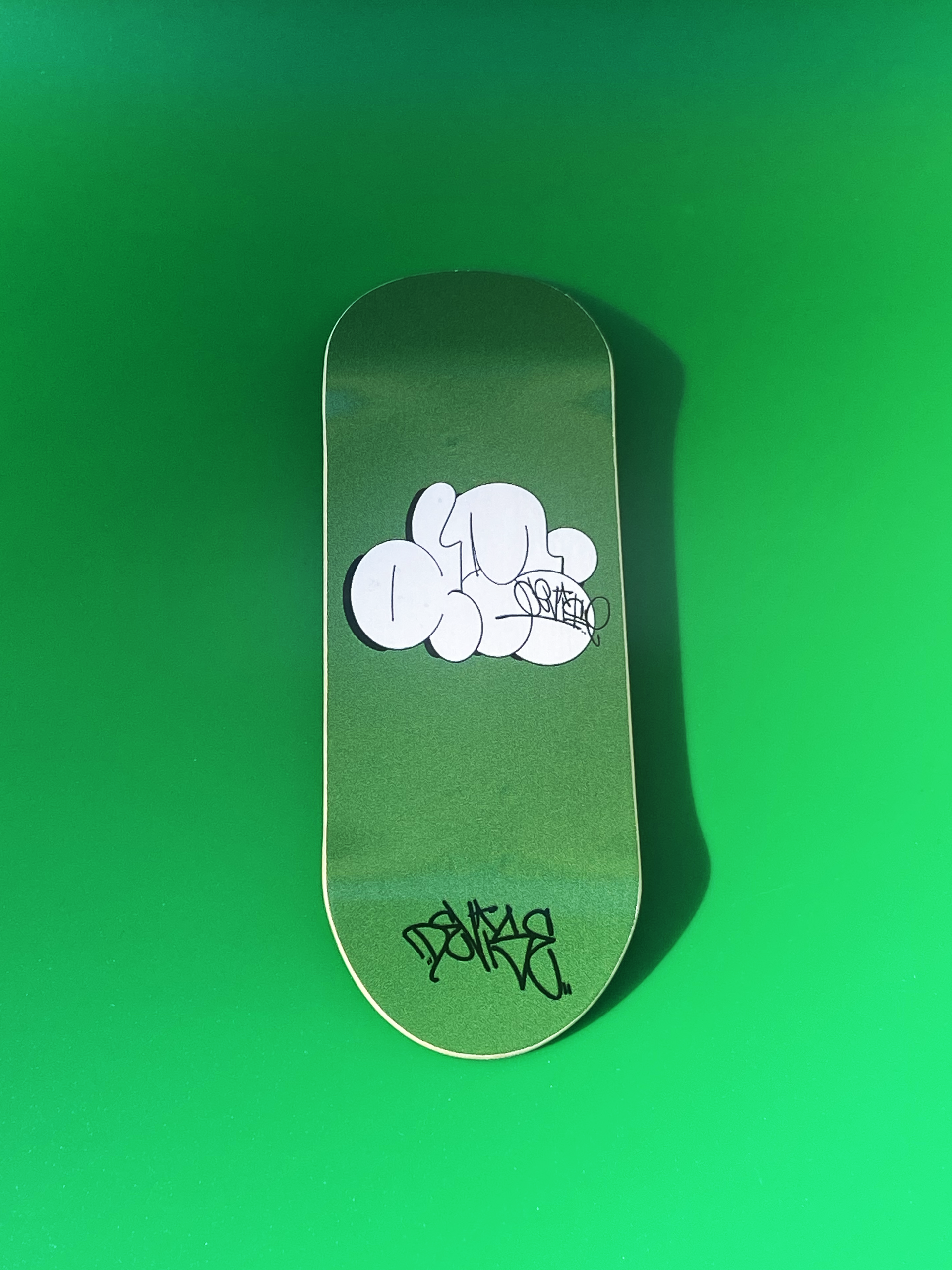 Dankmode - Amuse126 Throwie green - Devise Deck – Devise Fingerboards
