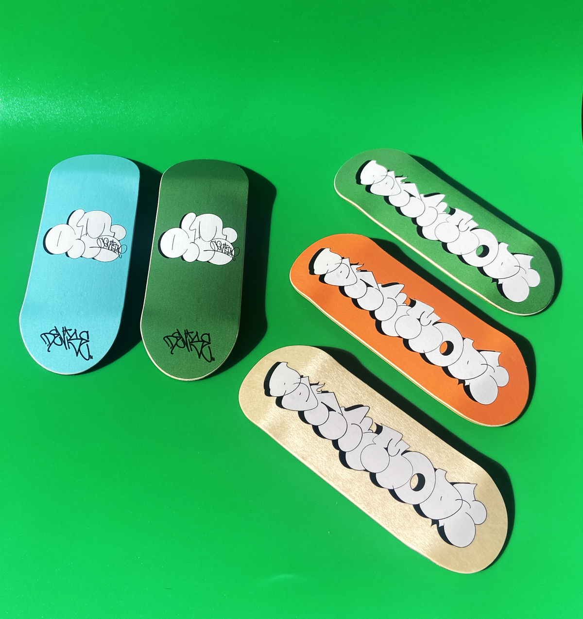 Amuse126 - Dankmode Orange - Devise Fingerboard Deck